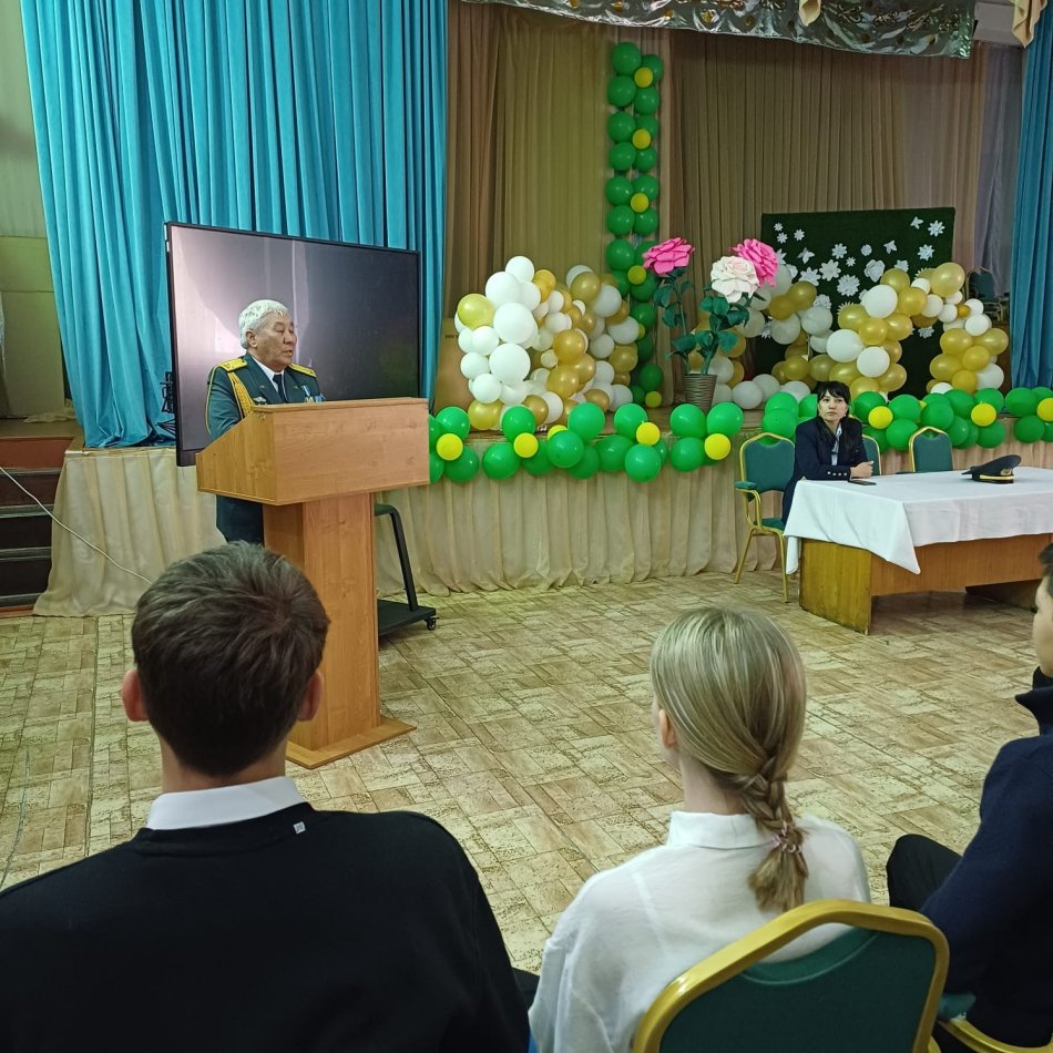 Әскері оқу орындарына түсу бойынша үгіт-насихат жұмысын жүргізді.