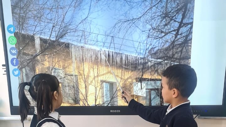 ⚠️ Абайлаңыз, балалар! Көк тайғақ – мұзда сақ болайық ❄️🧊