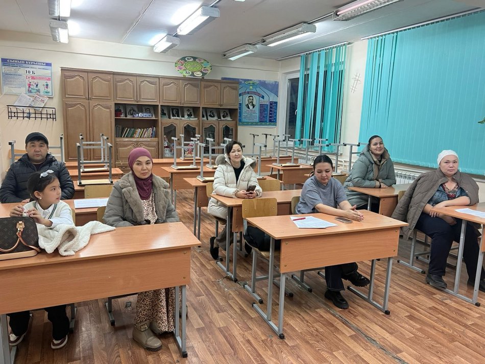 А.С. Макаренко атындағы №41 мектеп-лицейінде ата-аналар жиналысы өткізілді.