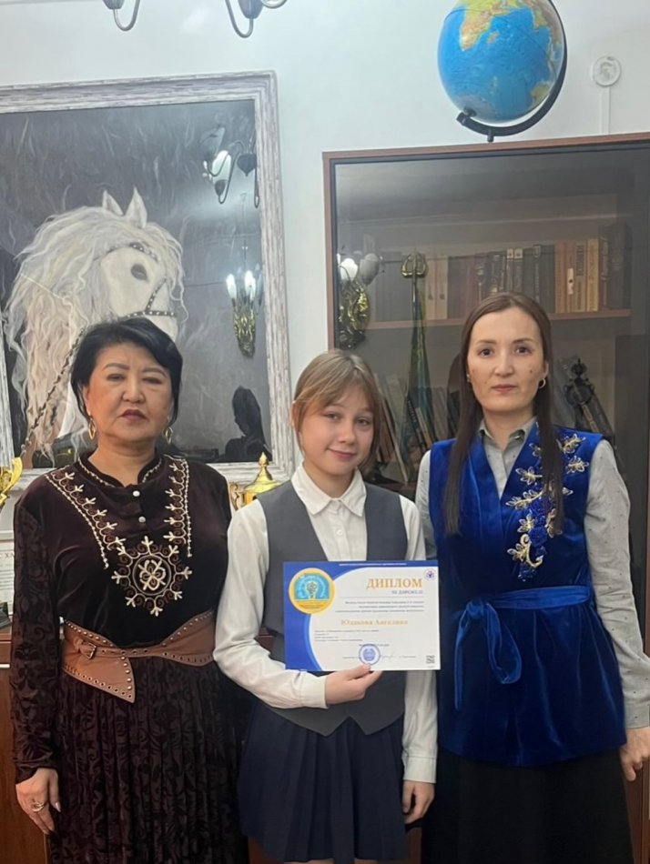 Шымкент қаласындағы А. Макаренко атындағы №41 мектеп-лицейі білім алушылары жалпы білім беретін пәндер бойынша 5–6 сынып оқушылары арасында өткен республикалық олимпиаданың үшінші (қалалық) кезеңінде жоғары нәтижелер көрсетіп, жүлделі орындарға ие бо